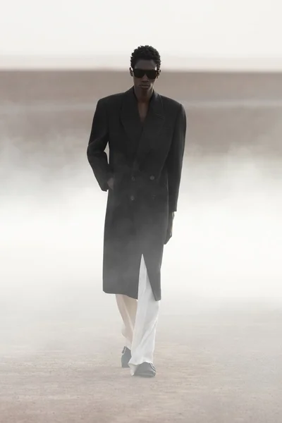 Look 11